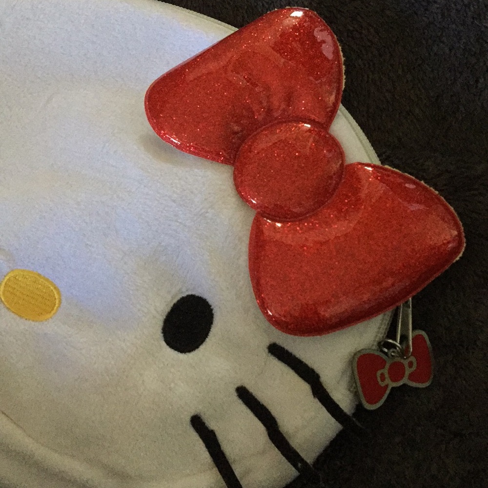 Hello Kitty Pouch - Picture 5 of 5